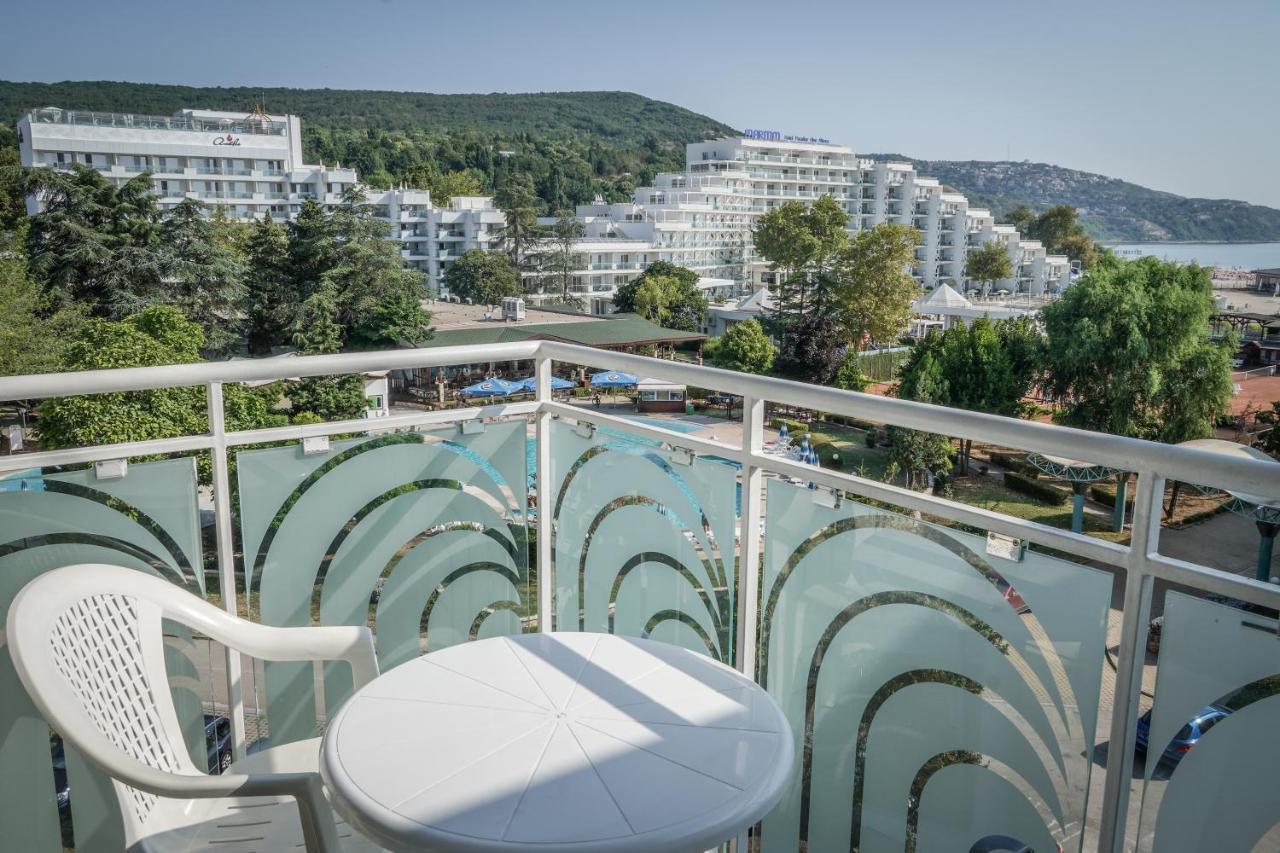Hotel Sandy Beach Albena Exterior photo