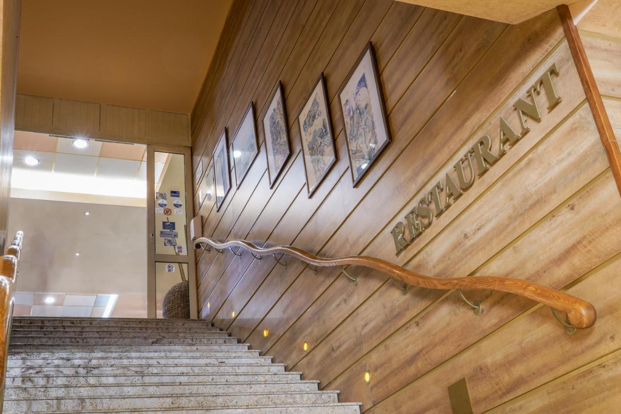 Hotel Sandy Beach Albena Exterior photo