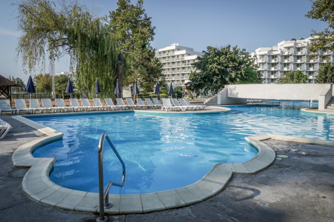 Hotel Sandy Beach Albena Exterior photo